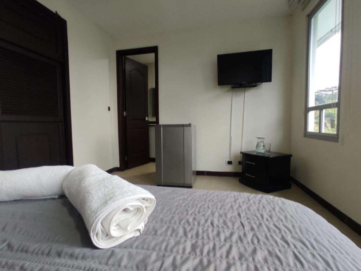 Habitacion Privada En Finca Turistica Hualcala La Mesa  Buitenkant foto